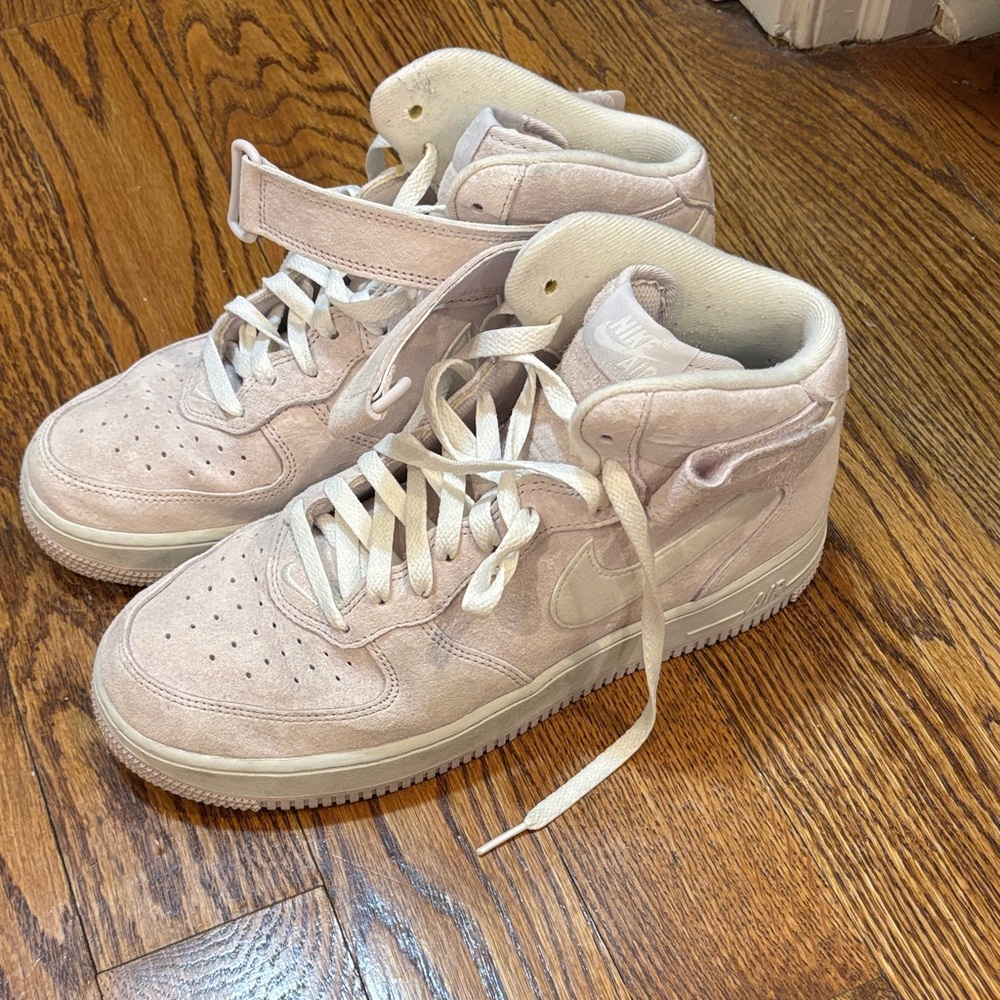 Nike Lavender High-Top Airs
